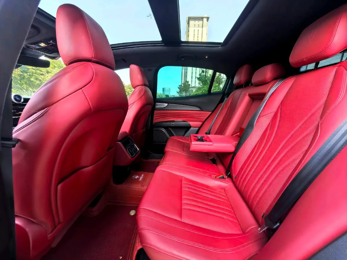 2023 Maserati Grecale 2.0T 300HP L4 8AT,autocango,china used car exporter,china ev exporter,chinese used car exporter,chinese used ev exporter