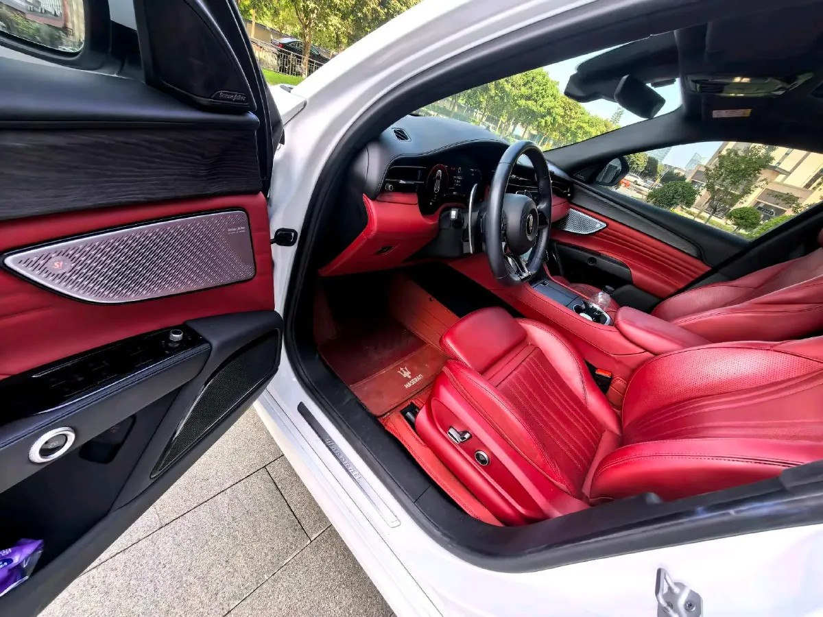 2023 Maserati Grecale 2.0T 300HP L4 8AT,autocango,china used car exporter,china ev exporter,chinese used car exporter,chinese used ev exporter