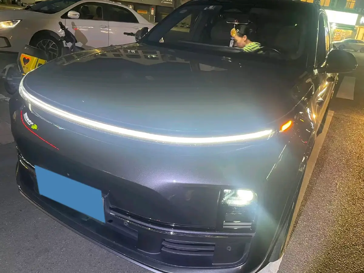 2023 Li L8 Range Extended 154HP REEV 40.9KWH