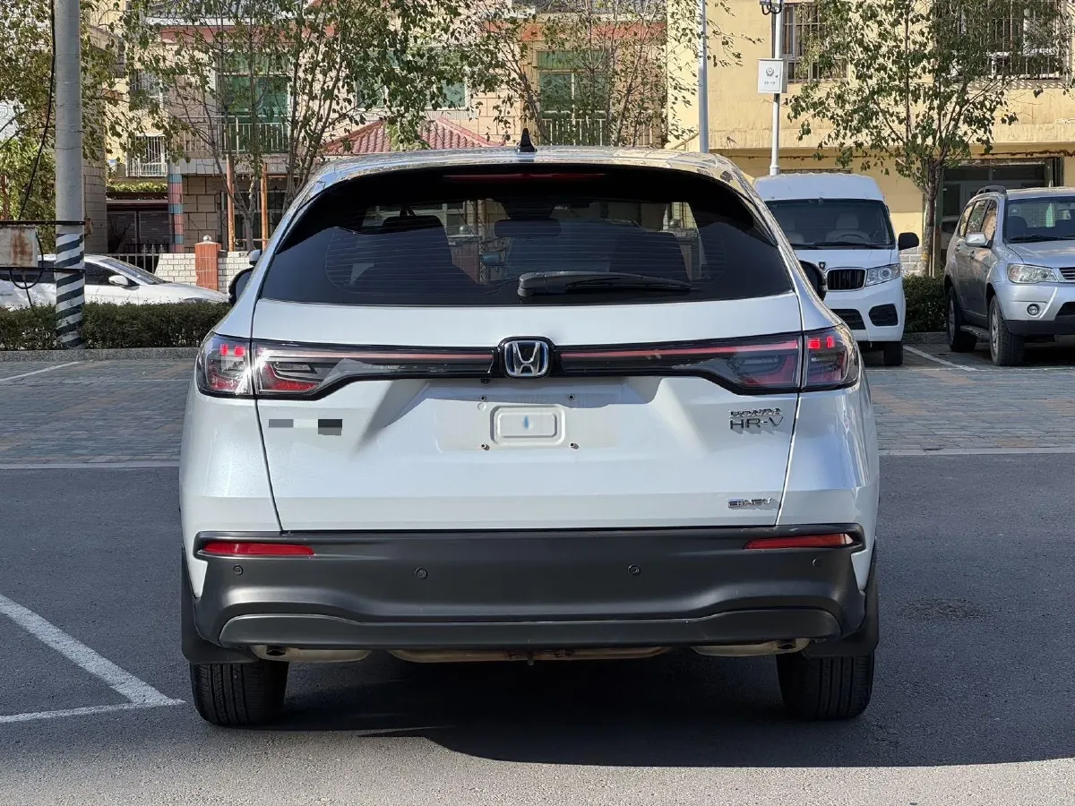 2023 Honda HR-V 2.0L 143HP L4 E-CVT Hybrid,autocango,china used car exporter,china ev exporter,chinese used car exporter,chinese used ev exporter