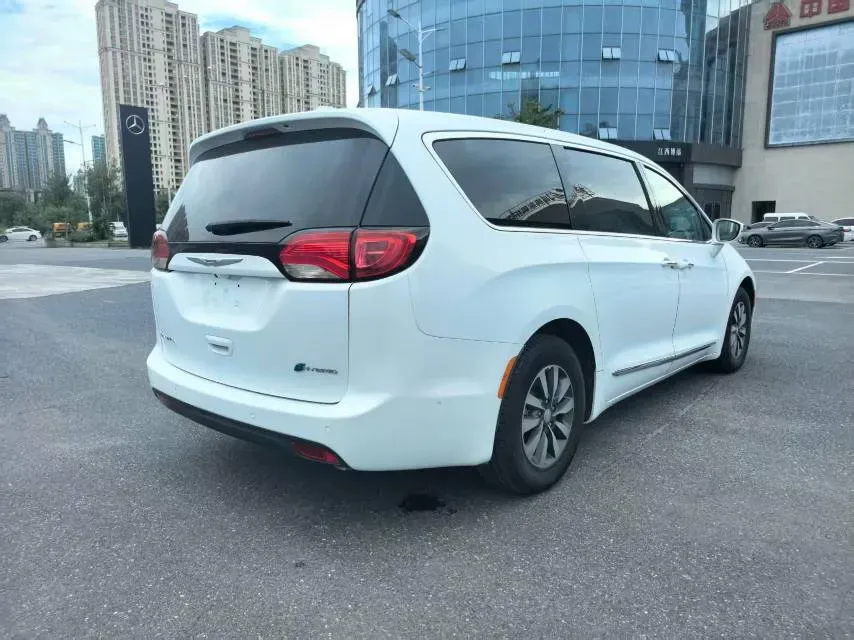 2018 Chrysler Pacifica 3.6L 245HP V6 E-CVT PHEV 16KWH,autocango,china used car exporter,china ev exporter,chinese used car exporter,chinese used ev exporter