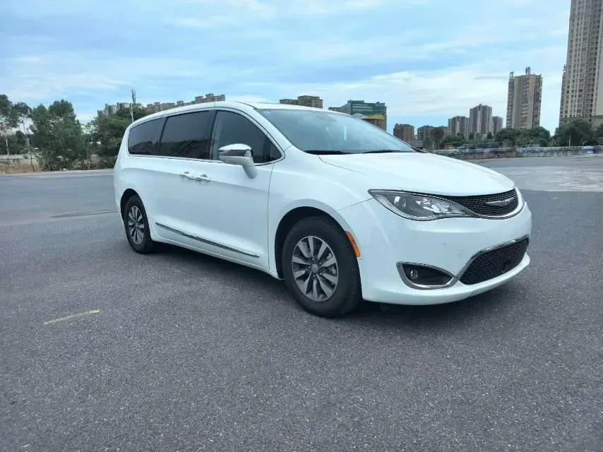 2018 Chrysler Pacifica 3.6L 245HP V6 E-CVT PHEV 16KWH,autocango,china used car exporter,china ev exporter,chinese used car exporter,chinese used ev exporter
