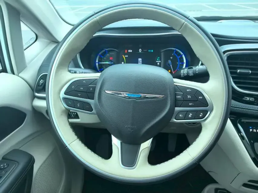 2018 Chrysler Pacifica 3.6L 245HP V6 E-CVT PHEV 16KWH,autocango,china used car exporter,china ev exporter,chinese used car exporter,chinese used ev exporter