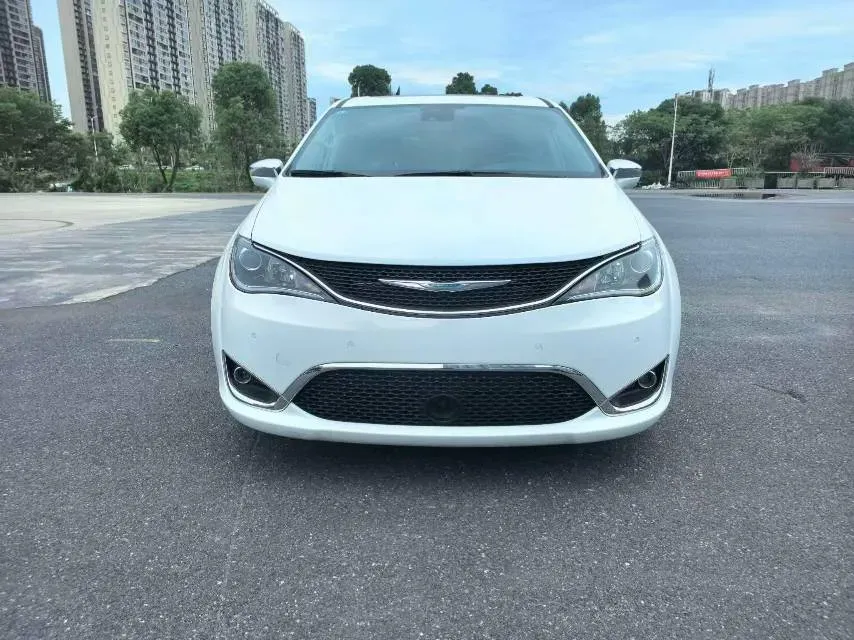 2018 Chrysler Pacifica 3.6L 245HP V6 E-CVT PHEV 16KWH,autocango,china used car exporter,china ev exporter,chinese used car exporter,chinese used ev exporter