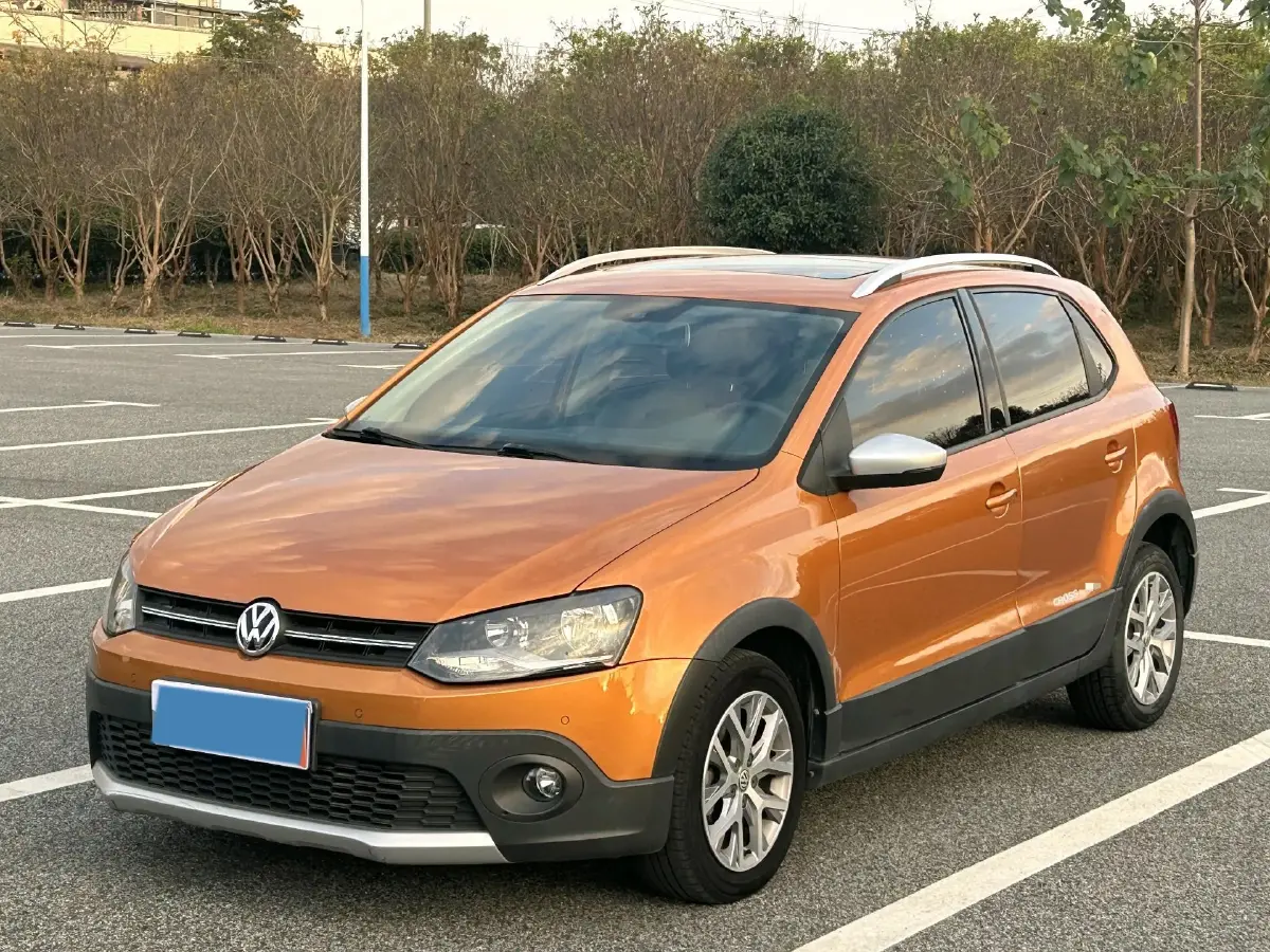 2016 Volkswagen Polo 1.6L 110HP L4 6AT