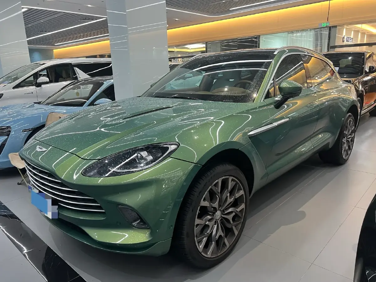 2022 Aston Martin DBX 3.0T 435HP L6 9AT
