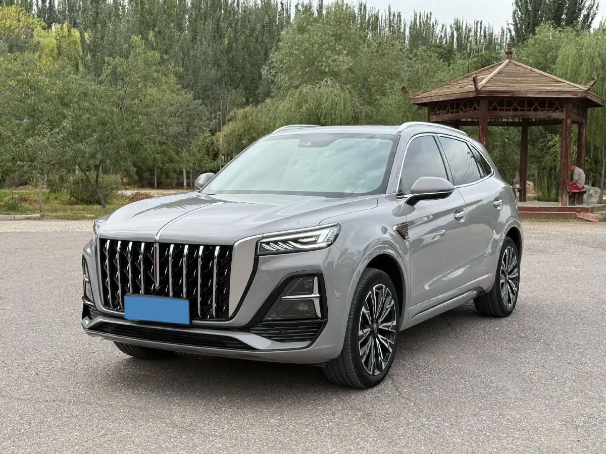 2023 HongQi HS5 2.0T 252HP L4 8AT