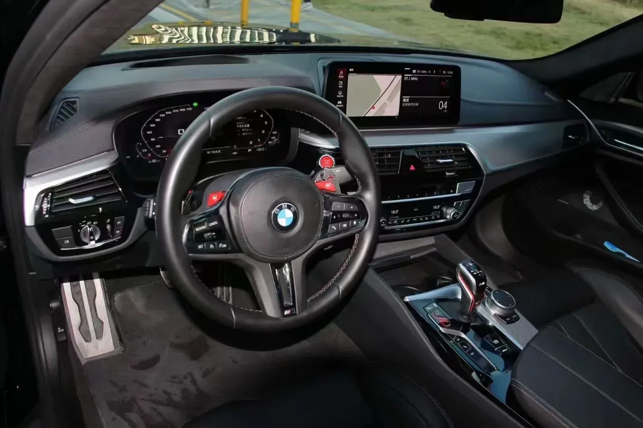 2021 BMW M5 4.4T 600HP V8 8AT,autocango,china used car exporter,china ev exporter,chinese used car exporter,chinese used ev exporter