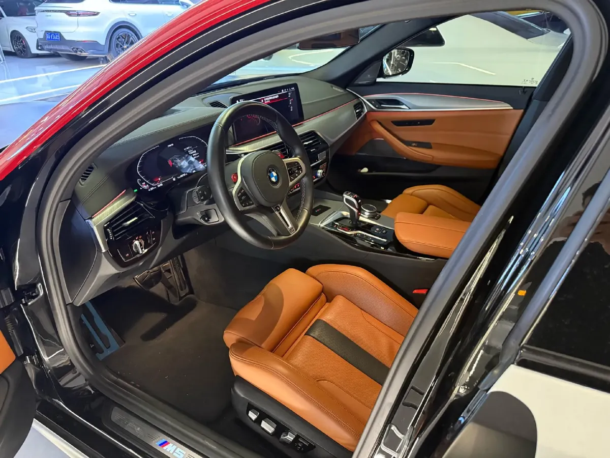 2021 BMW M5 4.4T 600HP V8 8AT,autocango,china used car exporter,china ev exporter,chinese used car exporter,chinese used ev exporter