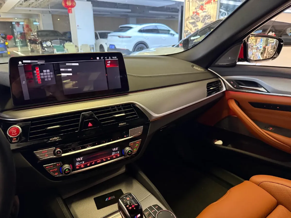 2021 BMW M5 4.4T 600HP V8 8AT,autocango,china used car exporter,china ev exporter,chinese used car exporter,chinese used ev exporter