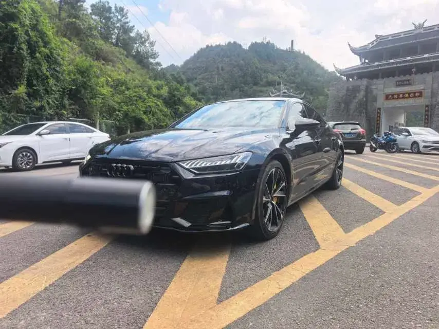 2024 Audi A7L 2.0T 245HP L4 7DCT