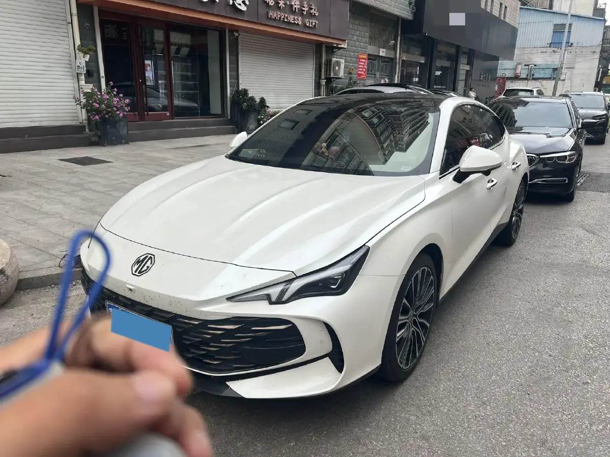 2023 MG 7 2.0T 261HP L4 9AT