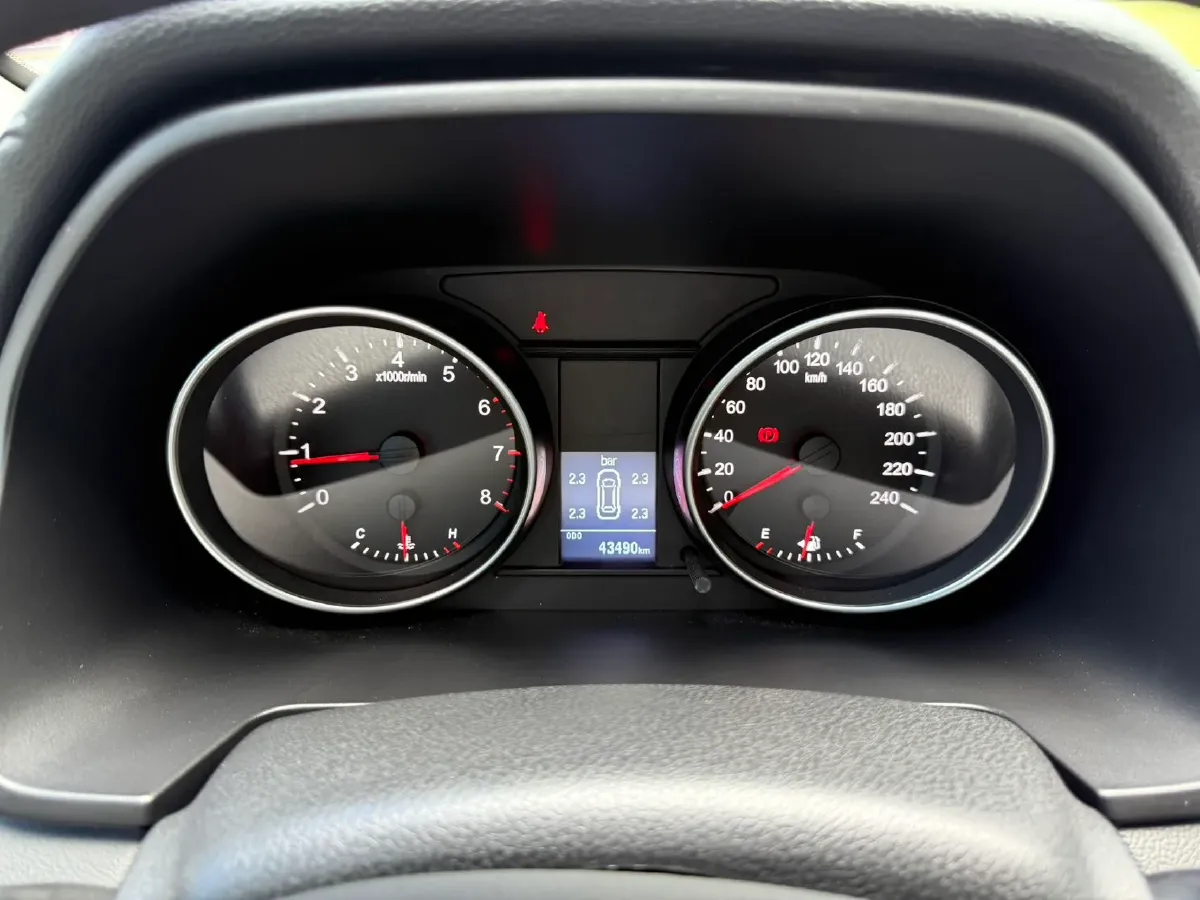 2022 ChangAn Oshan X7 Plus 1.5T 170HP L4 6MT,autocango,china used car exporter,china ev exporter,chinese used car exporter,chinese used ev exporter