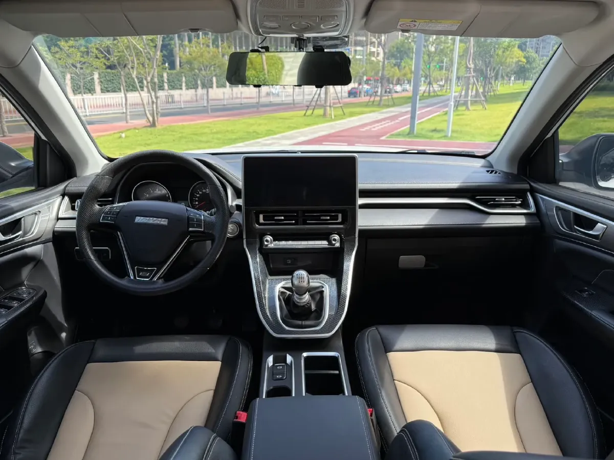 2022 ChangAn Oshan X7 Plus 1.5T 170HP L4 6MT,autocango,china used car exporter,china ev exporter,chinese used car exporter,chinese used ev exporter