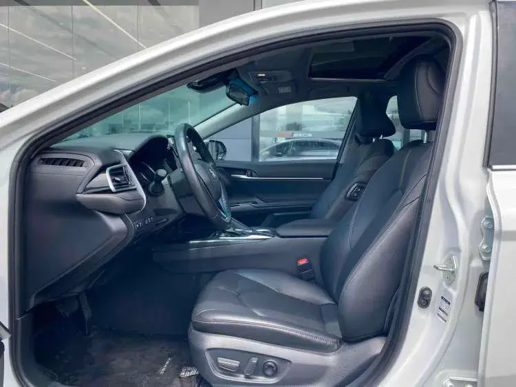 2021 TOYOTA CAMRY thumbnail 4