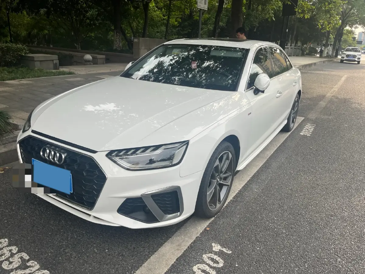 2020 Audi A4L 2.0T 150HP L4 7DCT