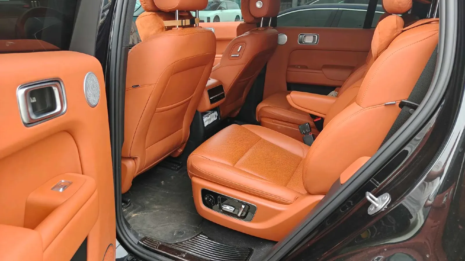 2023 Li L8 Range Extended 154HP REEV 40.9KWH,autocango,china used car exporter,china ev exporter,chinese used car exporter,chinese used ev exporter