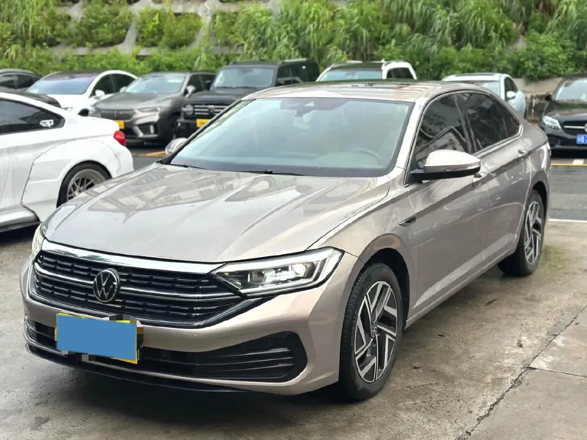 2023 Volkswagen Sagitar 1.5T 160HP L4 7DCT