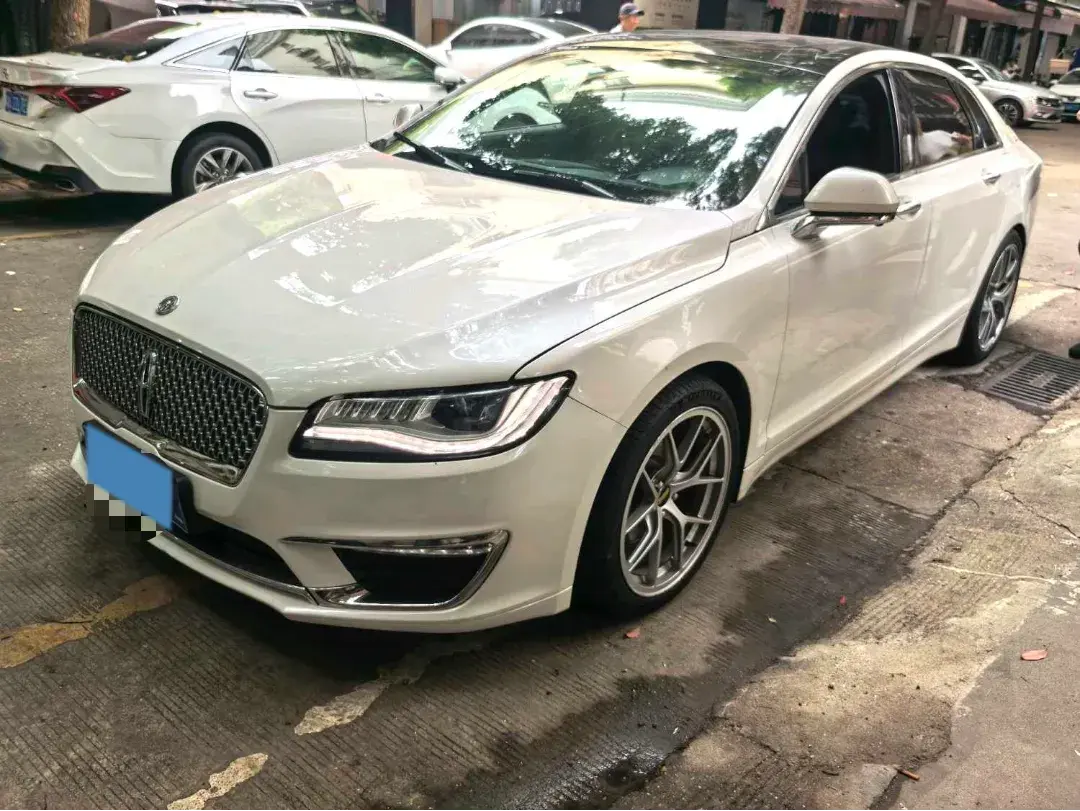 2019 Lincoln MKZ 2.0T 196HP L4 6AT