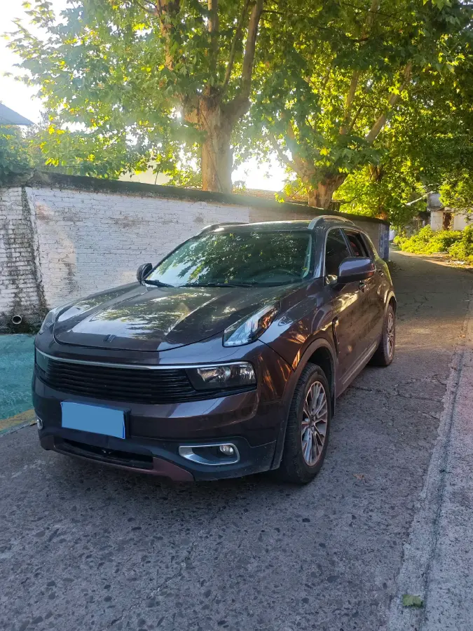 2018 LYNK&CO 01 2.0T 190HP L4 6AT