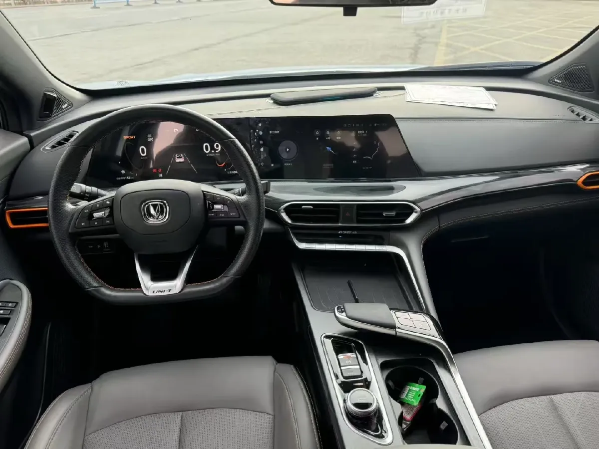 2022 ChangAn UNI-T 1.5T 188HP L4 7DCT,autocango,china used car exporter,china ev exporter,chinese used car exporter,chinese used ev exporter