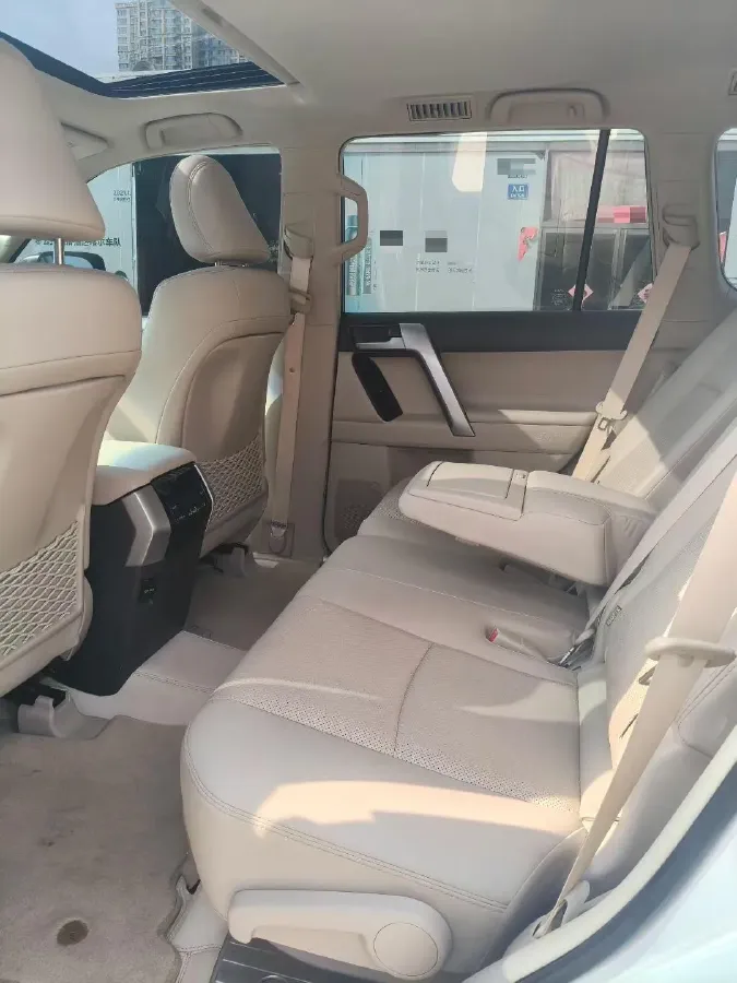 2020 Toyota Yaris 1.6T 261HP L3 6MT,autocango,china used car exporter,china ev exporter,chinese used car exporter,chinese used ev exporter