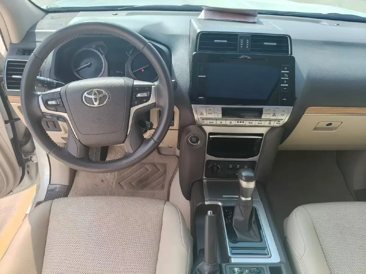 2020 Toyota Yaris 1.6T 261HP L3 6MT,autocango,china used car exporter,china ev exporter,chinese used car exporter,chinese used ev exporter