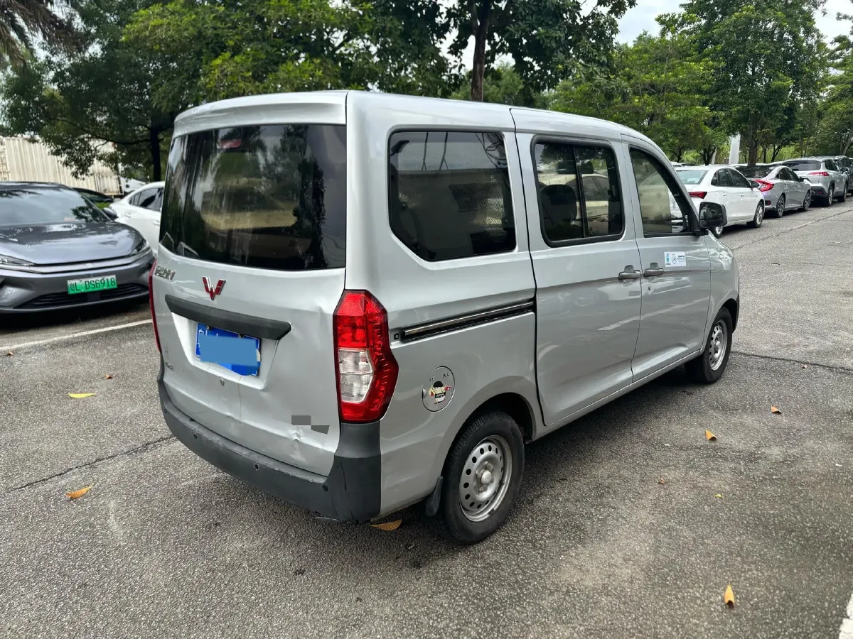 2017 WuLing ZhiGuang V 1.2L 82HP L4 5MT,autocango,china used car exporter,china ev exporter,chinese used car exporter,chinese used ev exporter