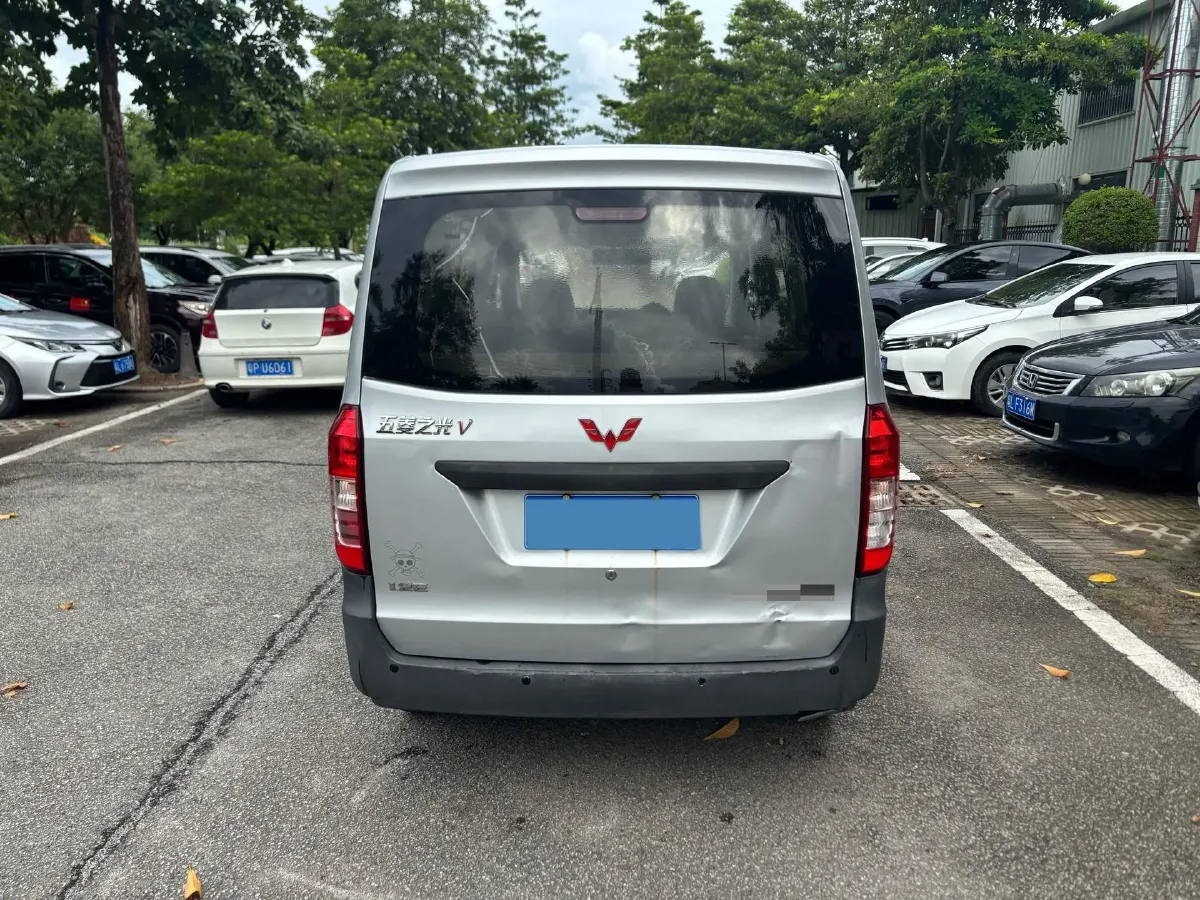 2017 WuLing ZhiGuang V 1.2L 82HP L4 5MT,autocango,china used car exporter,china ev exporter,chinese used car exporter,chinese used ev exporter