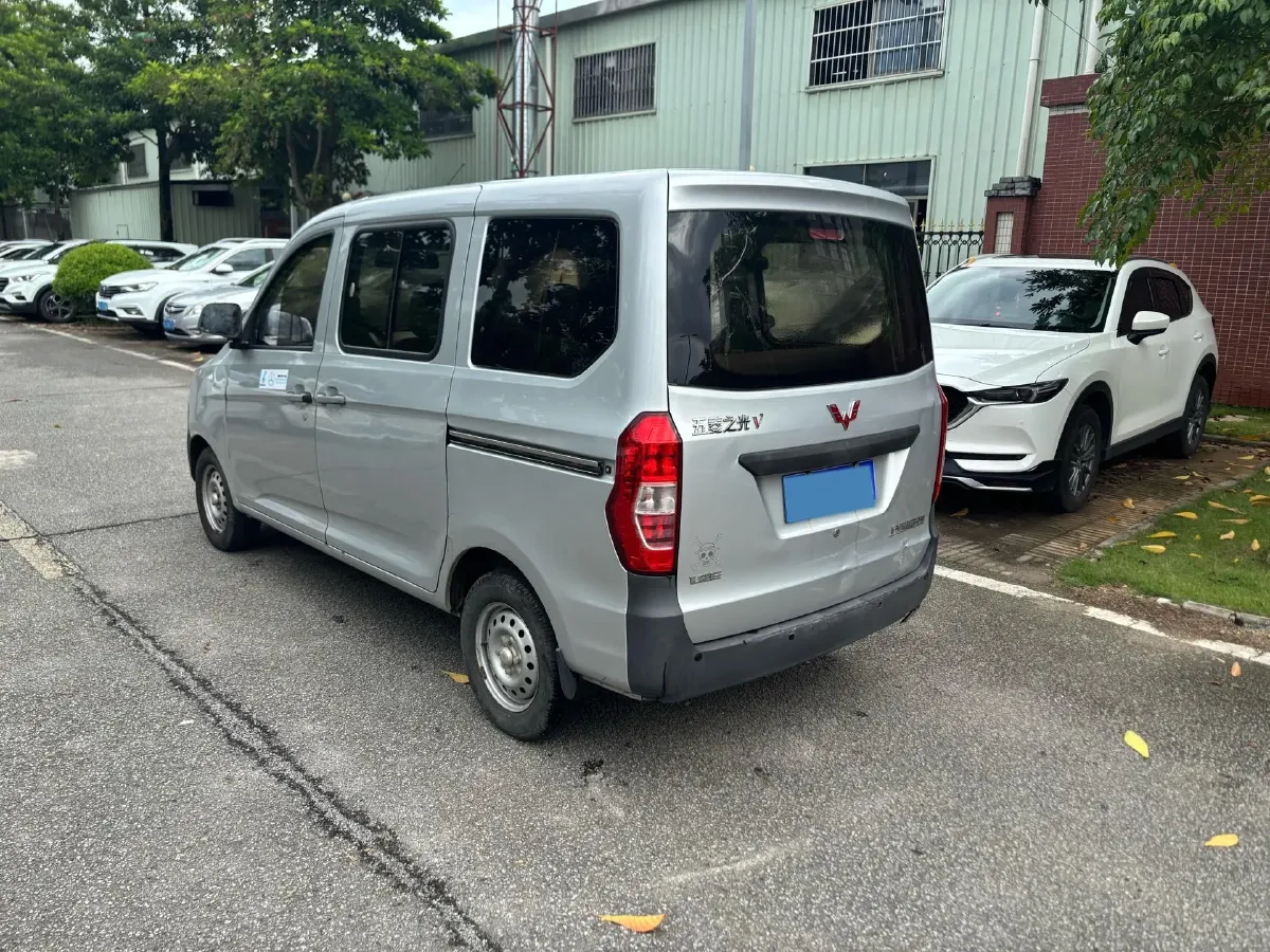 2017 WuLing ZhiGuang V 1.2L 82HP L4 5MT,autocango,china used car exporter,china ev exporter,chinese used car exporter,chinese used ev exporter