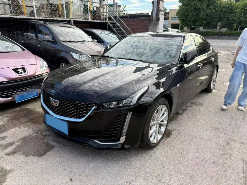 2022 Cadillac CT5 2.0T 237HP L4 10AT