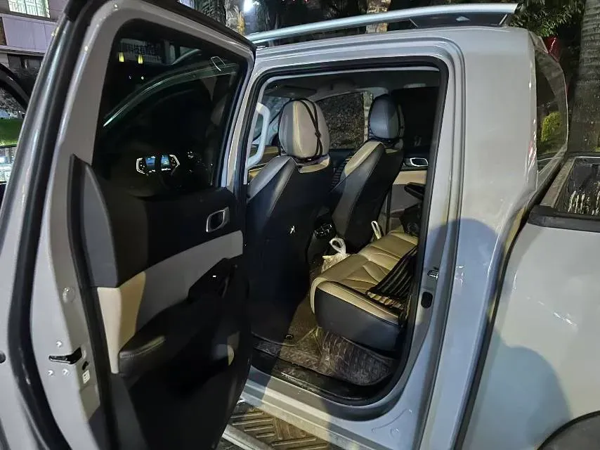 2024 ChangAn Hunter 2.0T 190HP L4 REEV 31.18KWH,autocango,china used car exporter,china ev exporter,chinese used car exporter,chinese used ev exporter