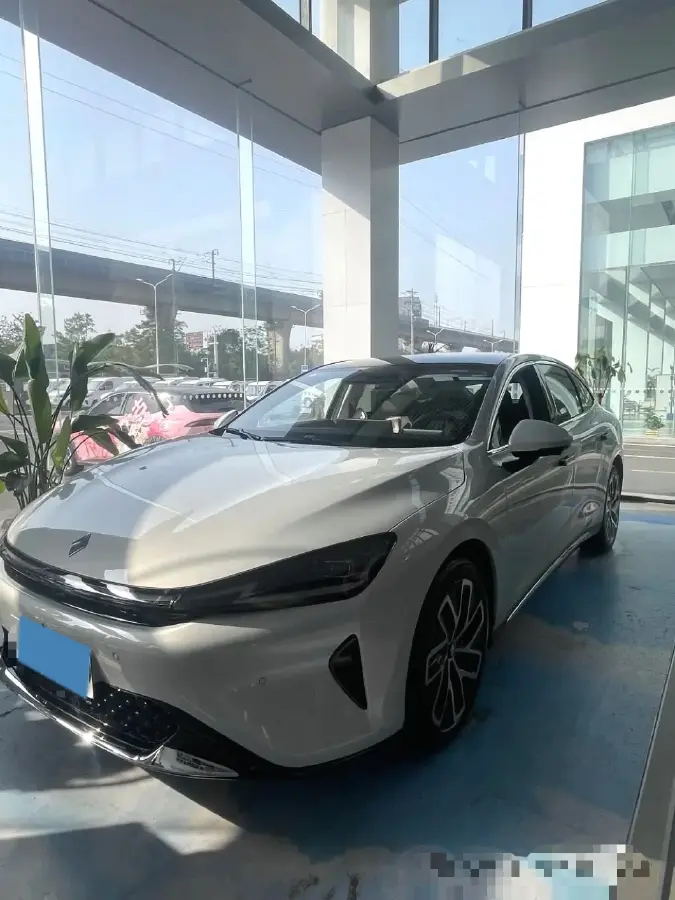 2025 BaoJun XiangJing 1.5T 143HP L4 1DHT PHEV