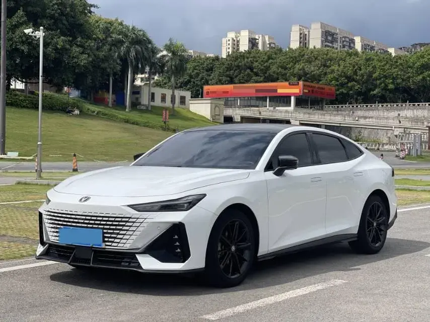 2022 ChangAn UNI-V 1.5T 188HP L4 7DCT