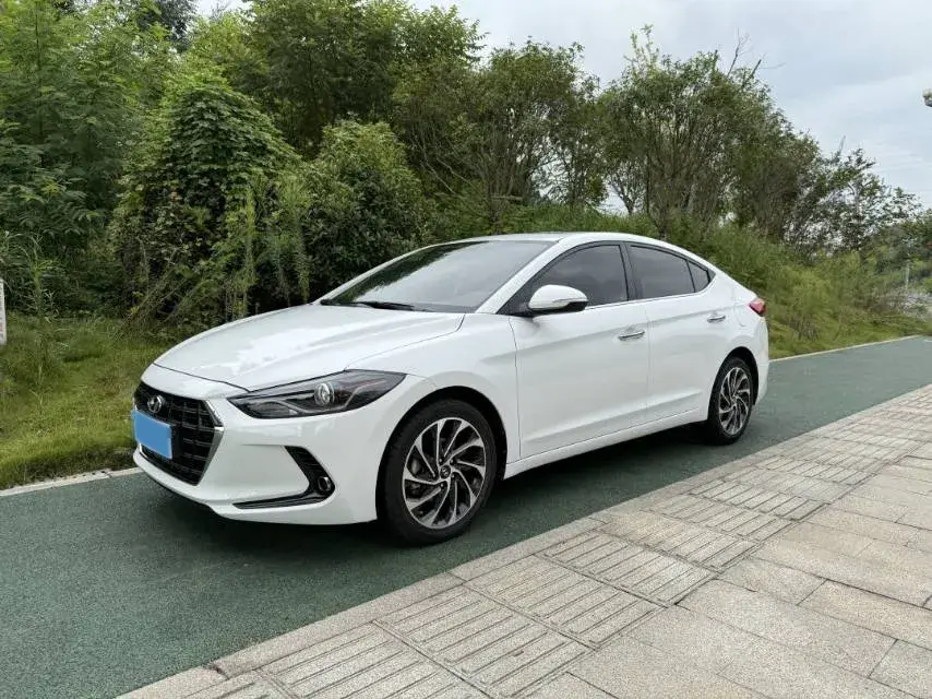 2019 Hyundai Elantra 1.4T 130HP L4 7DCT