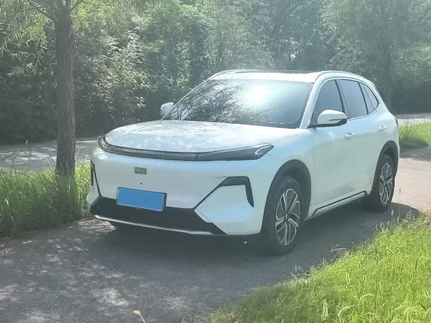 2025 Geely Galaxy Starship 7 EM-i 1.5L 112HP L4 1DHT PHEV 19.09KWH