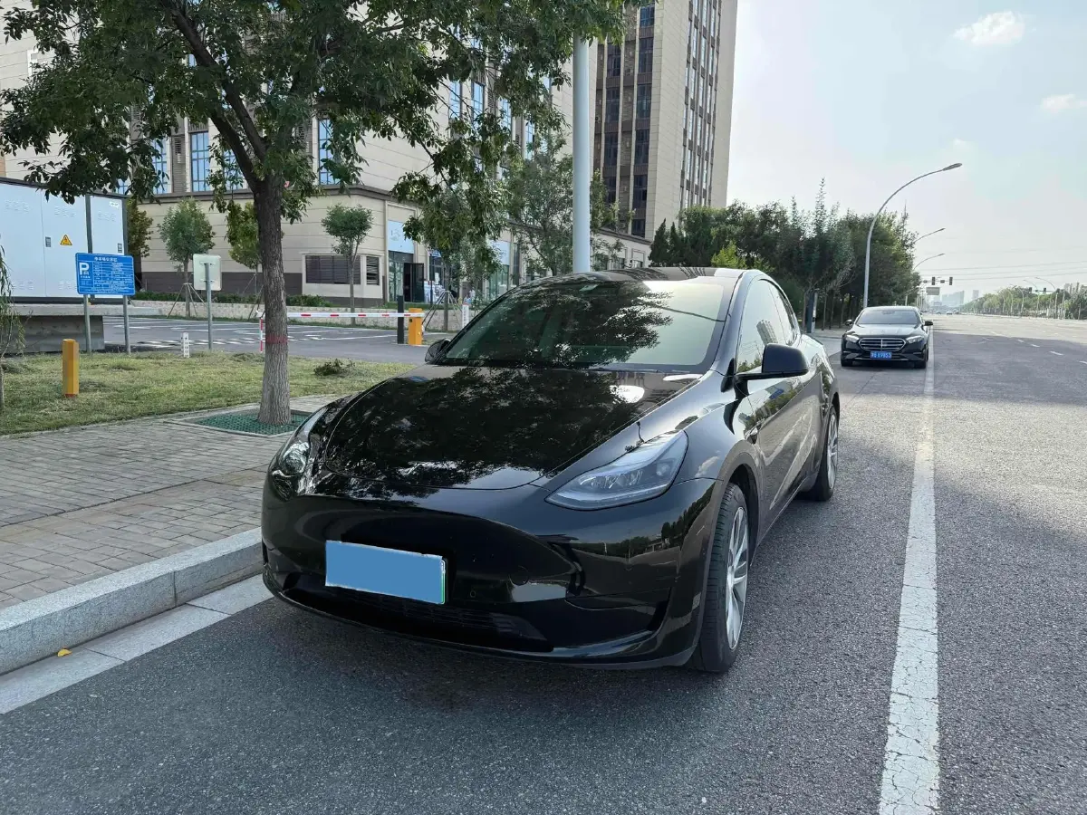 2022 Tesla Model Y BEV 60KWH