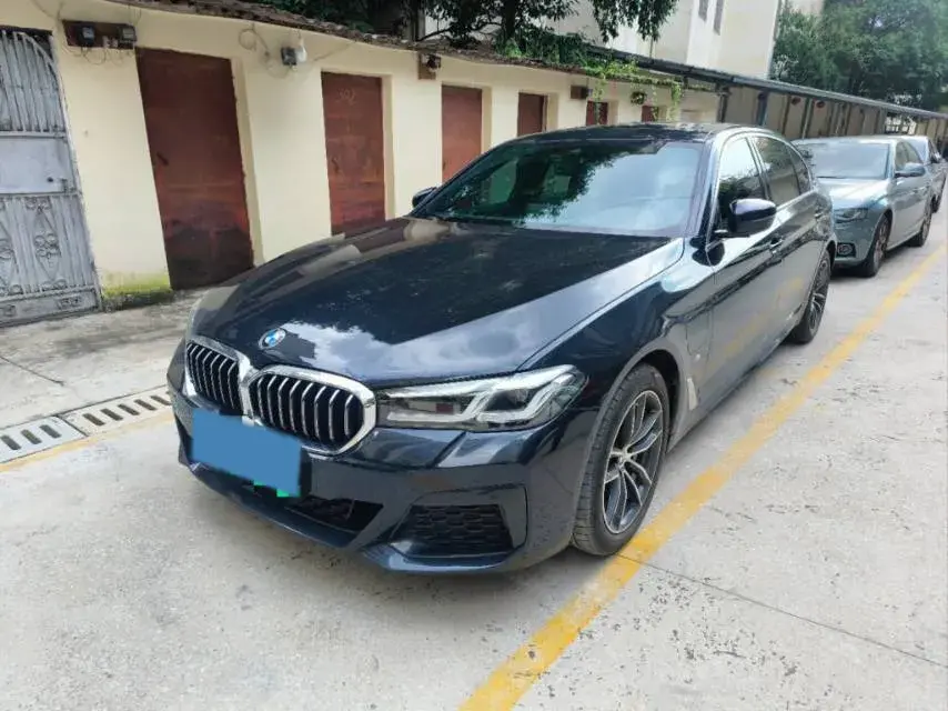 2021 BMW 5 Series 2.0T 184HP L4 8AT PHEV 17.7KWH