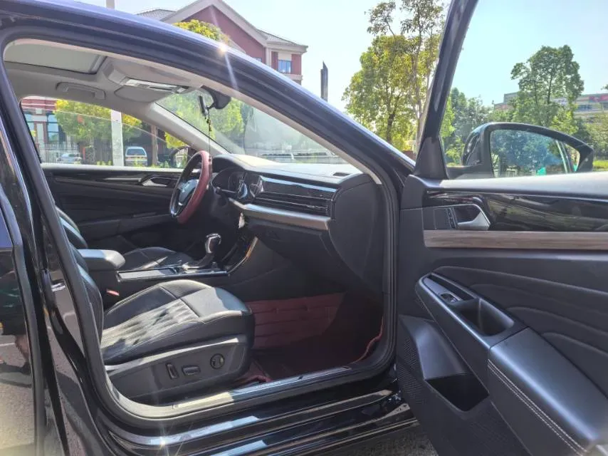 2020 Volkswagen Passat 2.0T 186HP L4 7DCT,autocango,china used car exporter,china ev exporter,chinese used car exporter,chinese used ev exporter