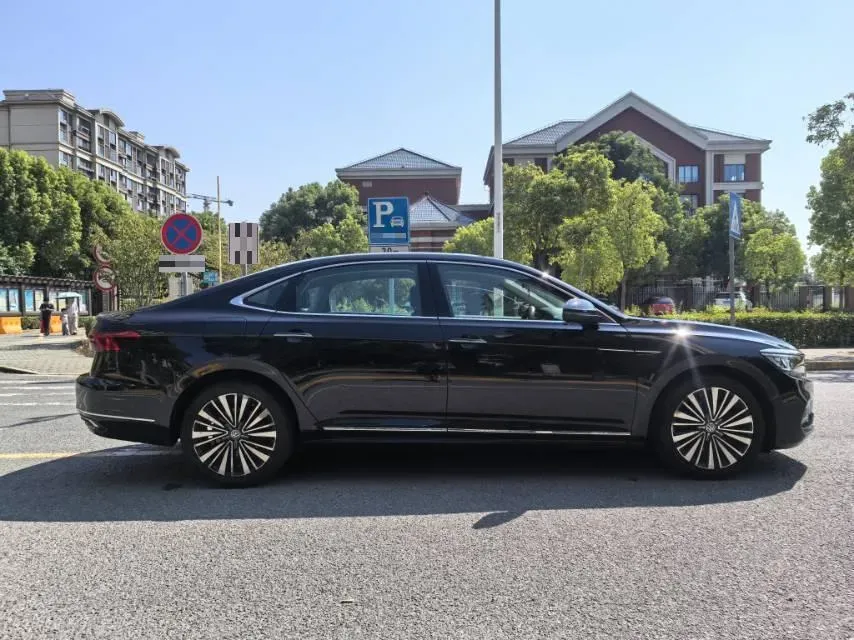 2020 Volkswagen Passat 2.0T 186HP L4 7DCT,autocango,china used car exporter,china ev exporter,chinese used car exporter,chinese used ev exporter