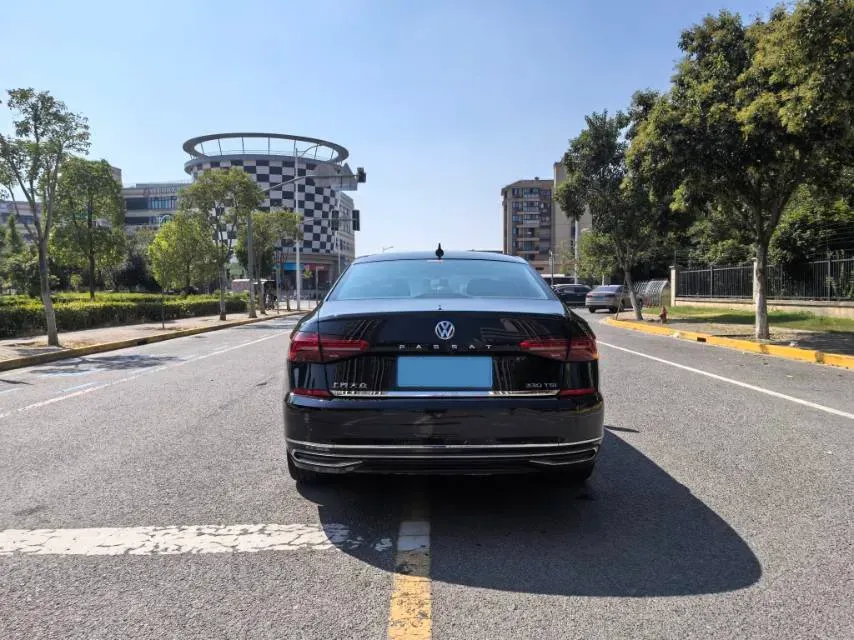 2020 Volkswagen Passat 2.0T 186HP L4 7DCT,autocango,china used car exporter,china ev exporter,chinese used car exporter,chinese used ev exporter