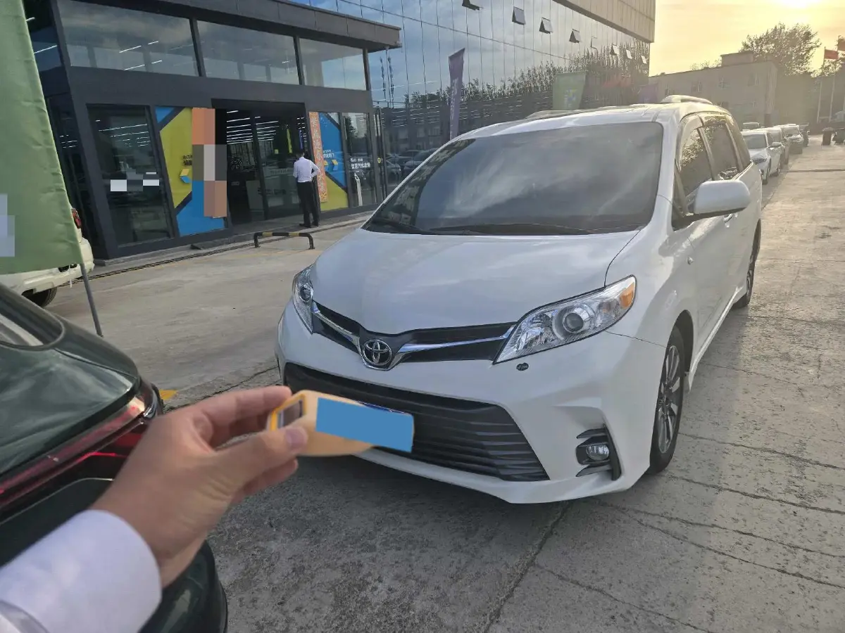 2019 Toyota Avalon 2.0L 178HP L4 CVT