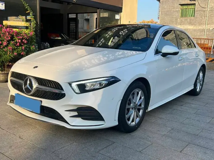 2022 Mercedes-Benz A Class 1.3T 163HP L4 7DCT