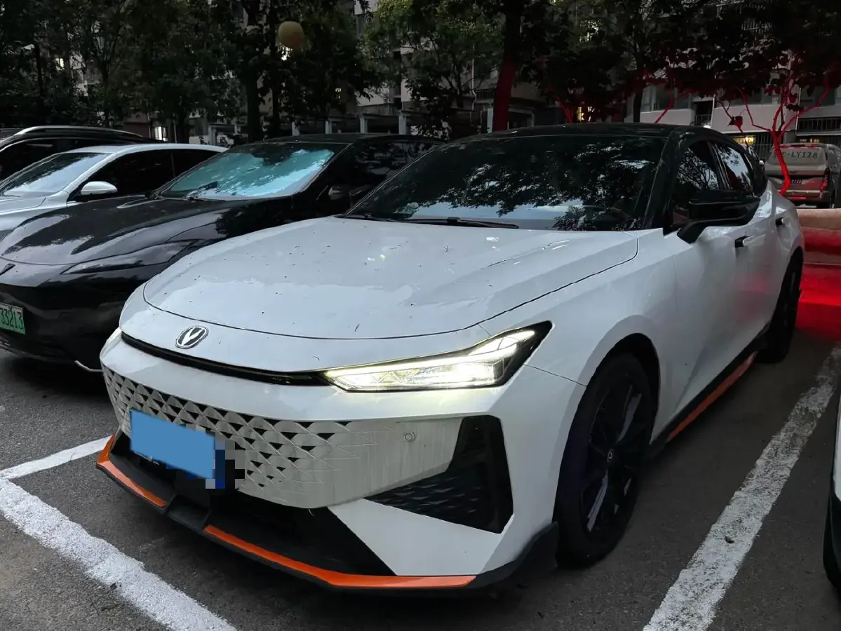 2024 ChangAn UNI-V 1.5T 188HP L4 7DCT