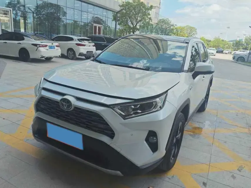 2021 Toyota RAV4 2.5L 178HP L4 E-CVT Hybrid
