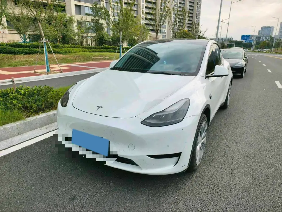 2022 Tesla Model Y BEV 60KWH