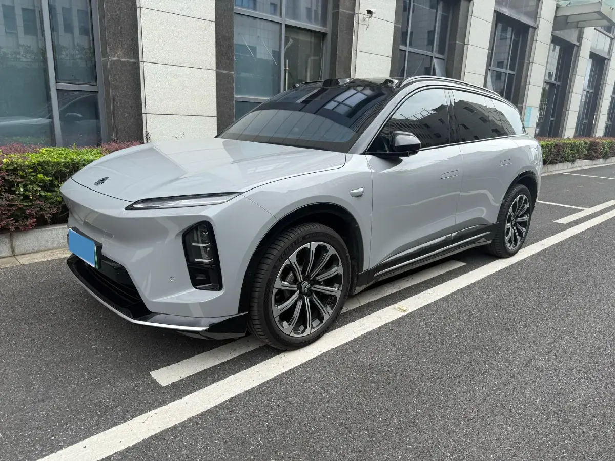 2025 NIO ES6 BEV