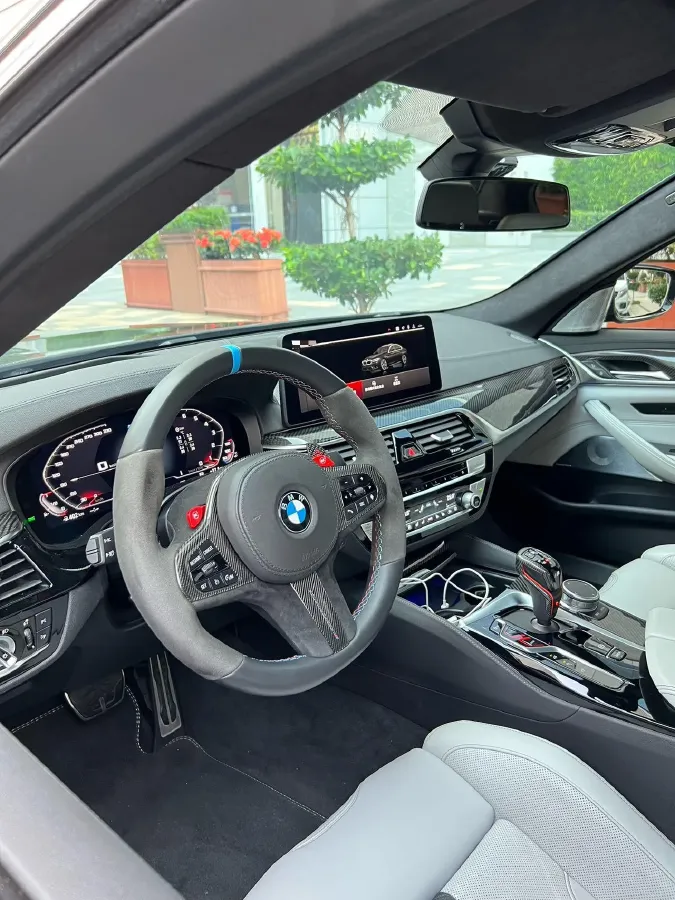 2021 BMW M5 4.4T 600HP V8 8AT,autocango,china used car exporter,china ev exporter,chinese used car exporter,chinese used ev exporter