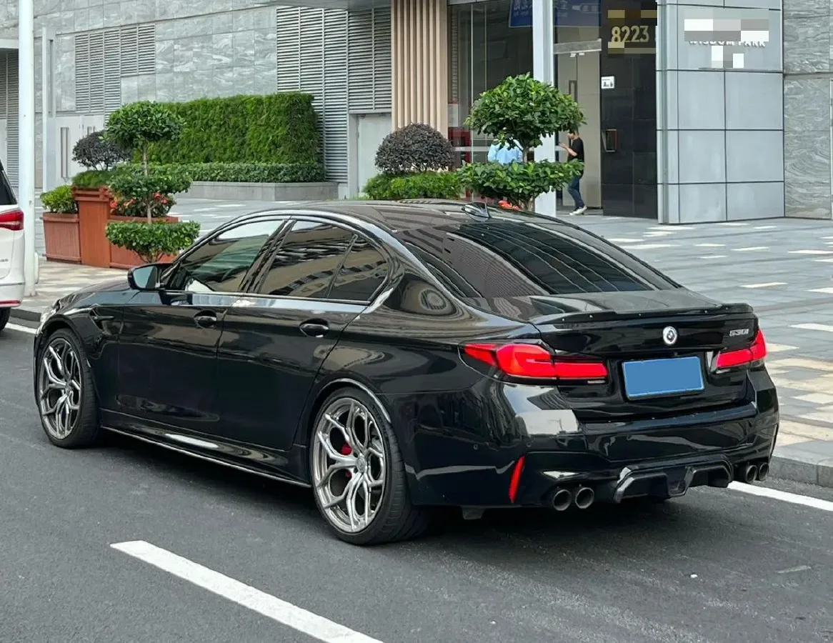 2021 BMW M5 4.4T 600HP V8 8AT,autocango,china used car exporter,china ev exporter,chinese used car exporter,chinese used ev exporter