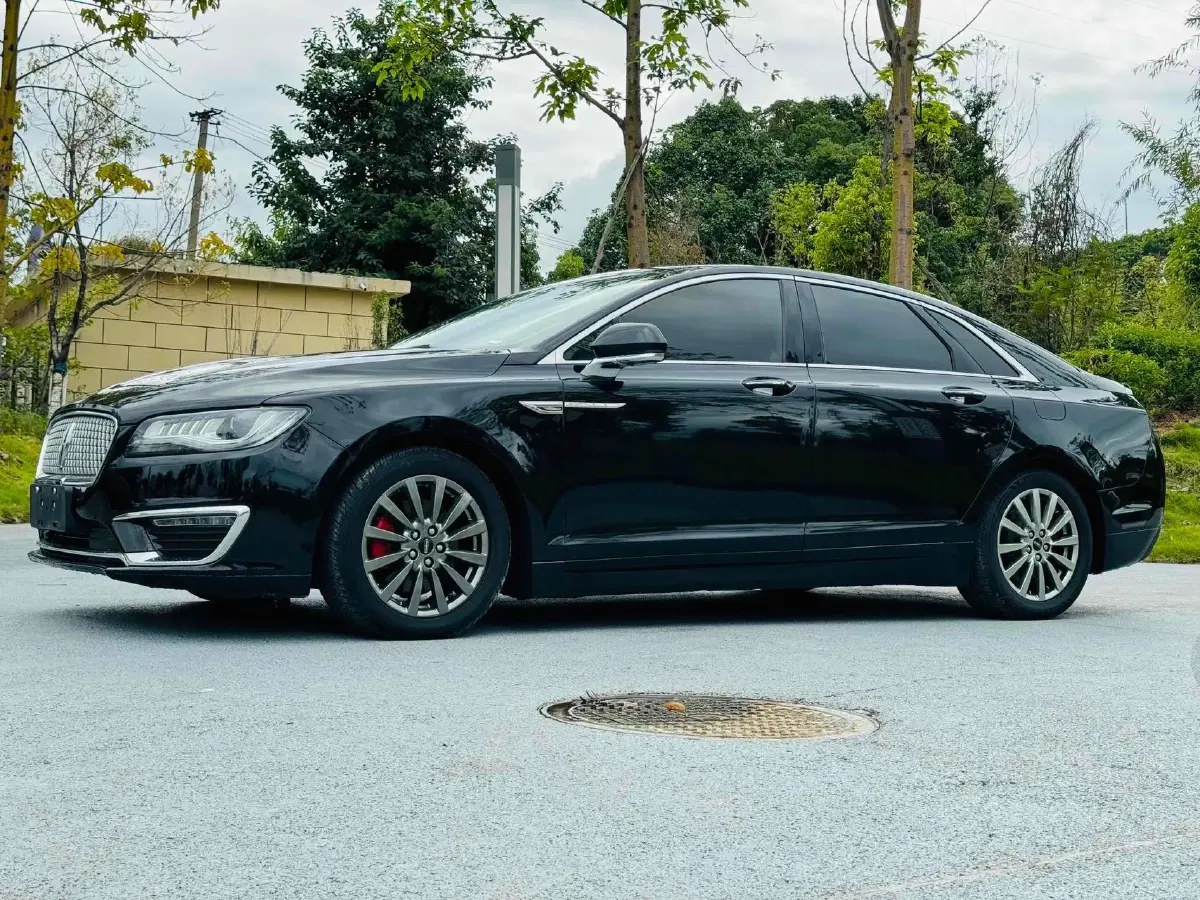 2019 Lincoln MKZ 2.0T 203HP L4 6AT